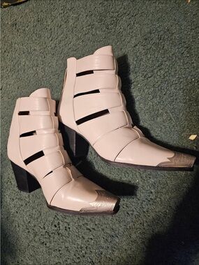 Beast fashion Dakota boots